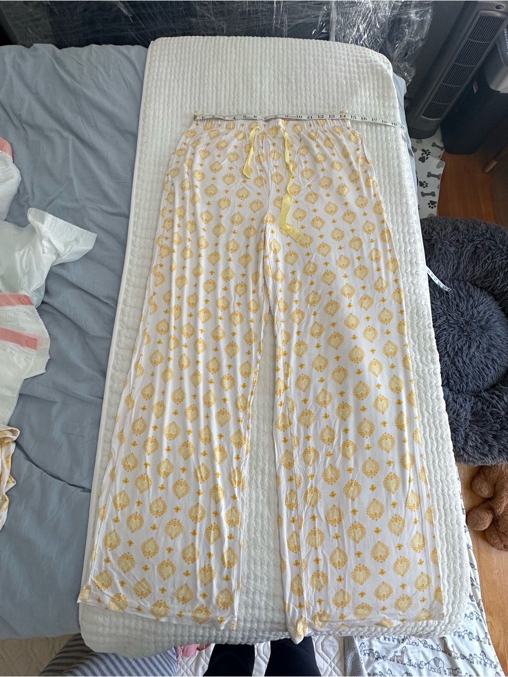 Lands' End White Lounge Pants with Yellow Diamond Print